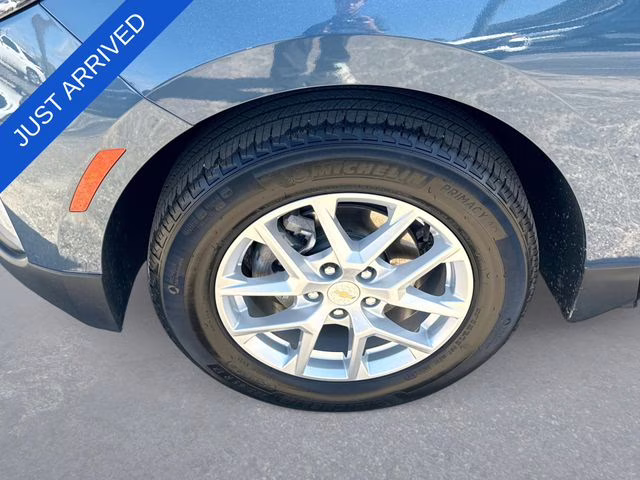 2024 Lakeshore Blue Chevrolet Equinox LT FWD SUV