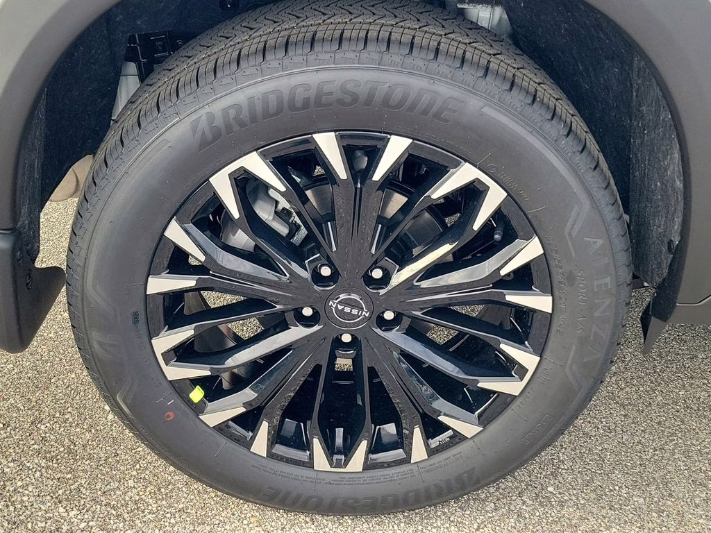 2026 Everest Wh Nissan Rogue Dark Armor FWD SUV