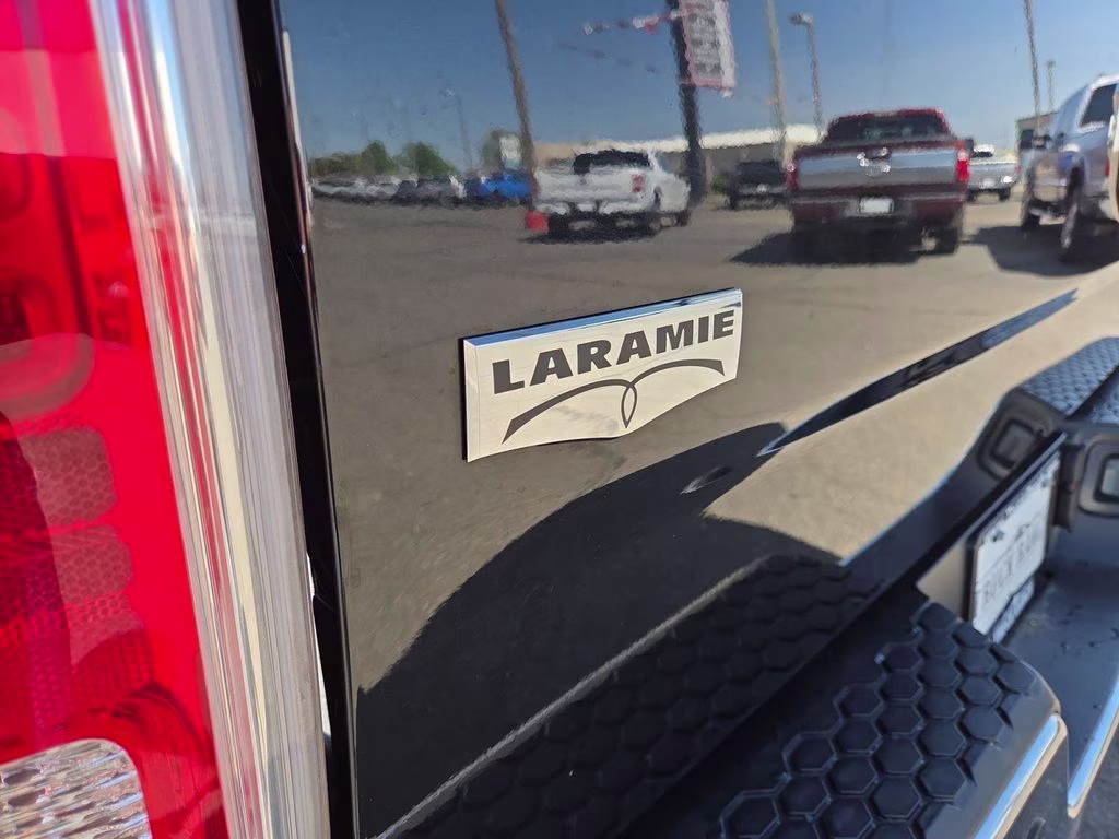 2015 Brilliant Black Crystal Pearlcoat Ram 3500 Laramie 4X4 Truck