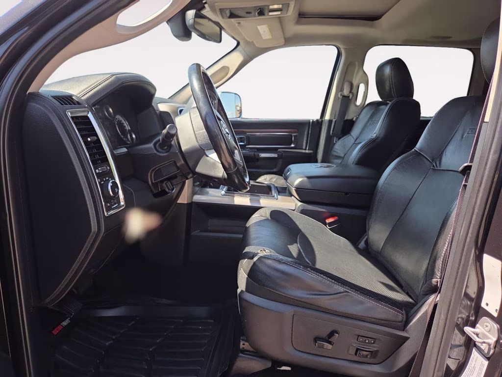 2015 Brilliant Black Crystal Pearlcoat Ram 3500 Laramie 4X4 Truck
