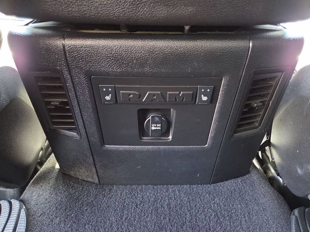 2015 Brilliant Black Crystal Pearlcoat Ram 3500 Laramie 4X4 Truck