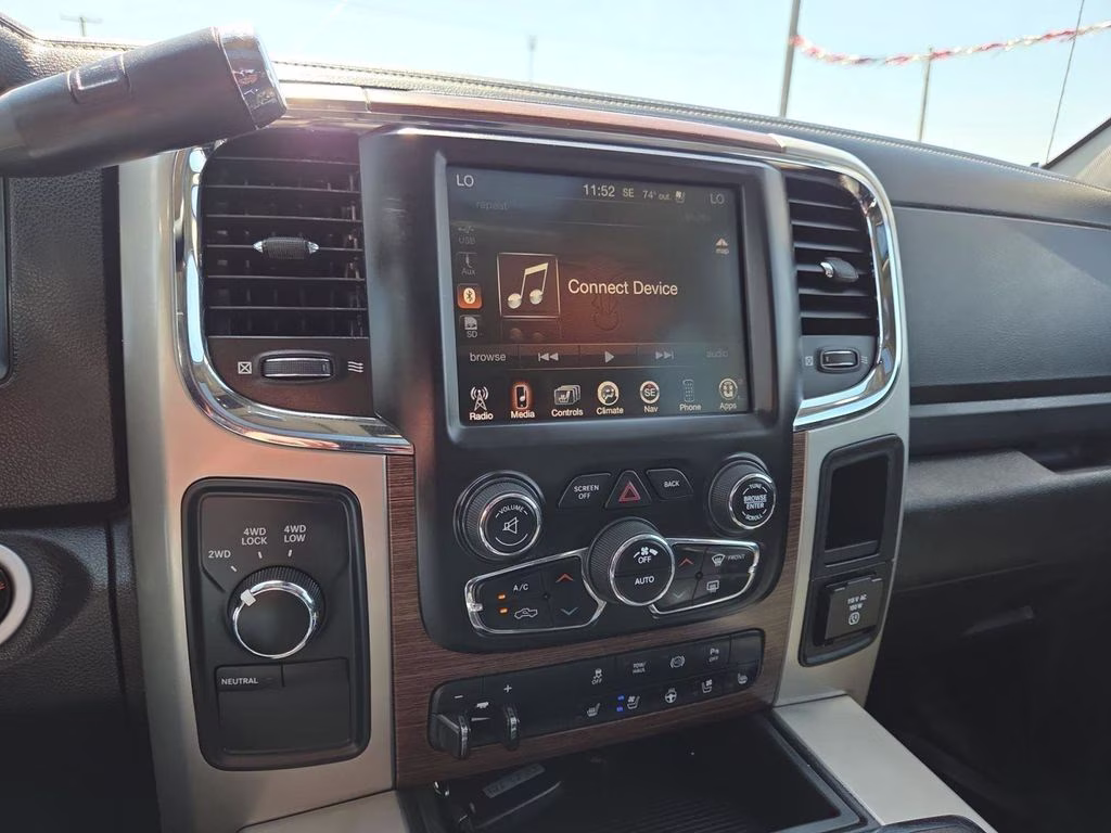 2015 Brilliant Black Crystal Pearlcoat Ram 3500 Laramie 4X4 Truck