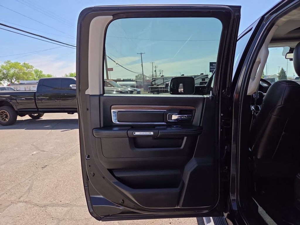 2015 Brilliant Black Crystal Pearlcoat Ram 3500 Laramie 4X4 Truck