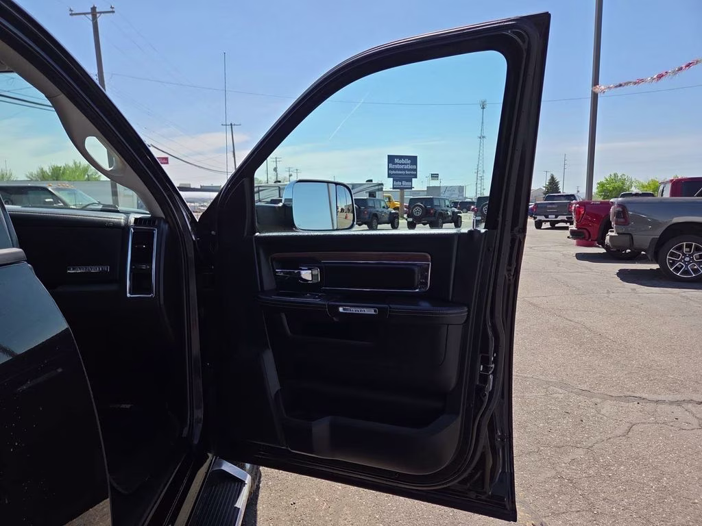 2015 Brilliant Black Crystal Pearlcoat Ram 3500 Laramie 4X4 Truck