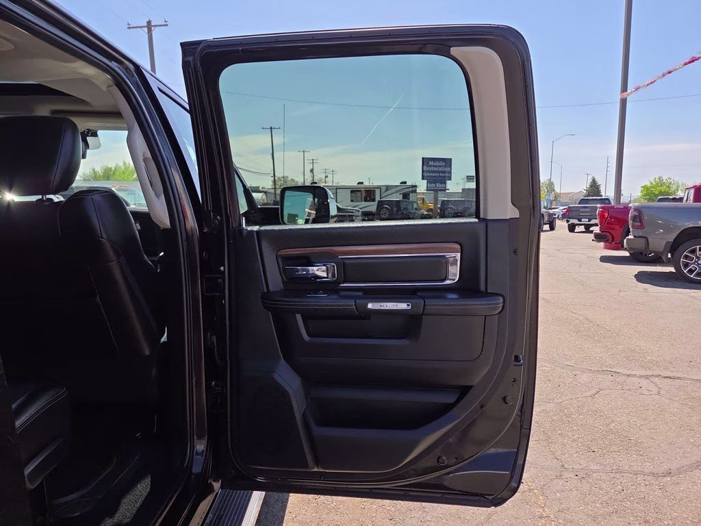 2015 Brilliant Black Crystal Pearlcoat Ram 3500 Laramie 4X4 Truck