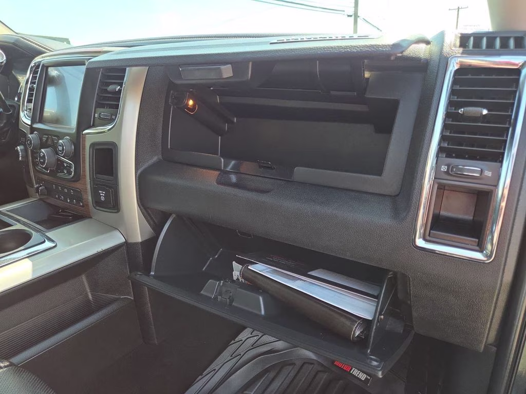 2015 Brilliant Black Crystal Pearlcoat Ram 3500 Laramie 4X4 Truck