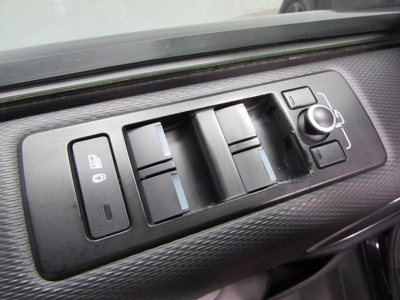 2022 Santorini Black Metallic Land Rover Discovery S R-Dynamic AWD SUV