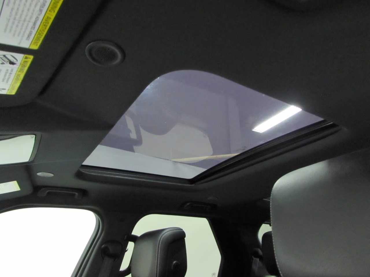 2022 Santorini Black Metallic Land Rover Discovery S R-Dynamic AWD SUV