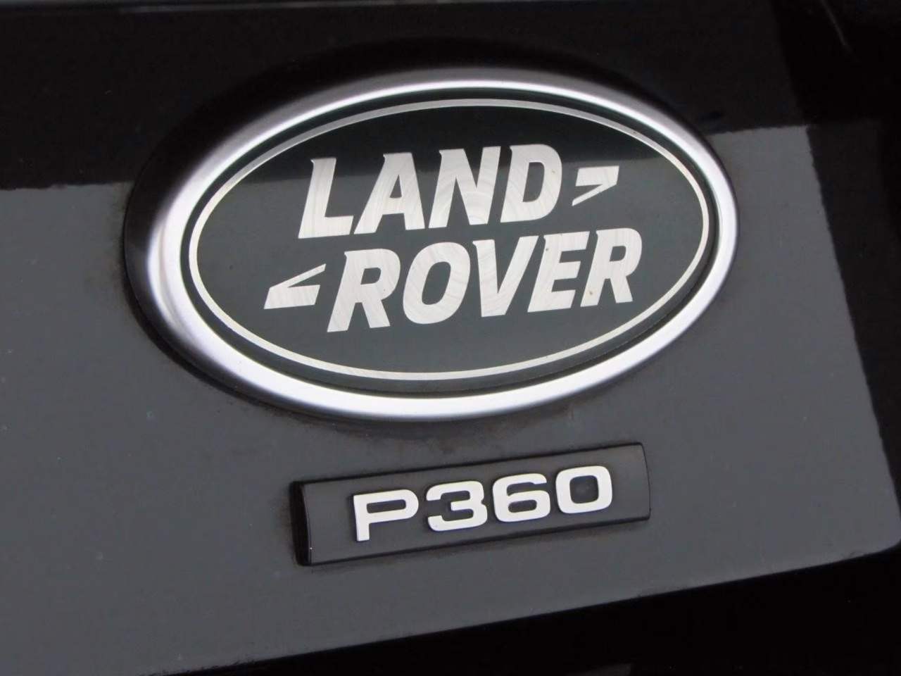2022 Santorini Black Metallic Land Rover Discovery S R-Dynamic AWD SUV