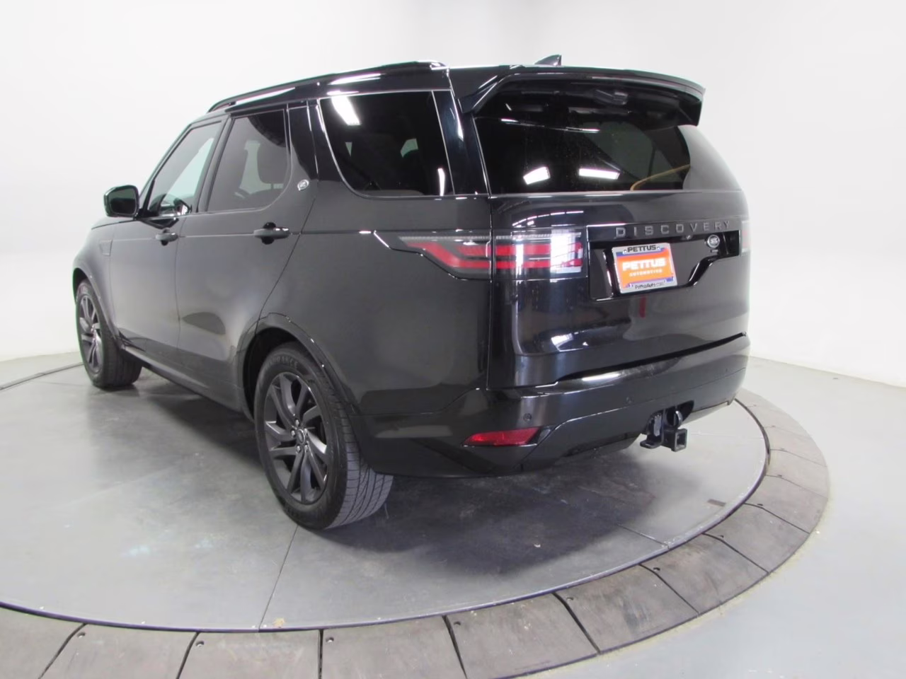 2022 Santorini Black Metallic Land Rover Discovery S R-Dynamic AWD SUV