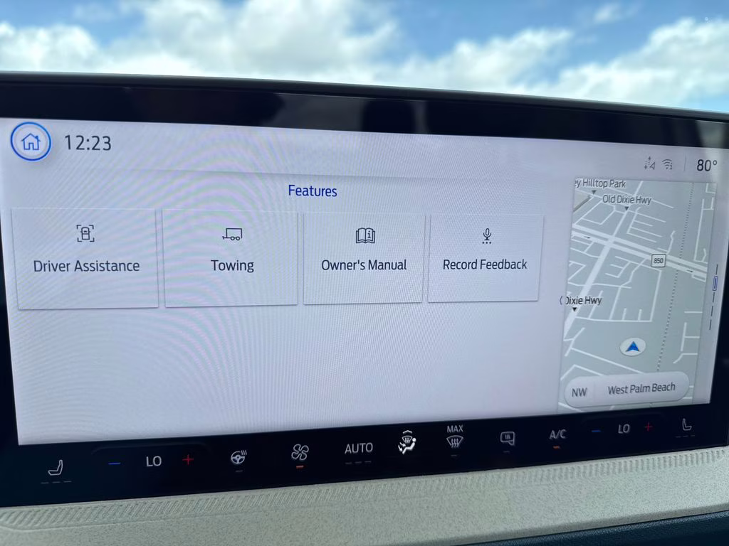 2026 Oxford White Ford Maverick Lariat AWD Truck