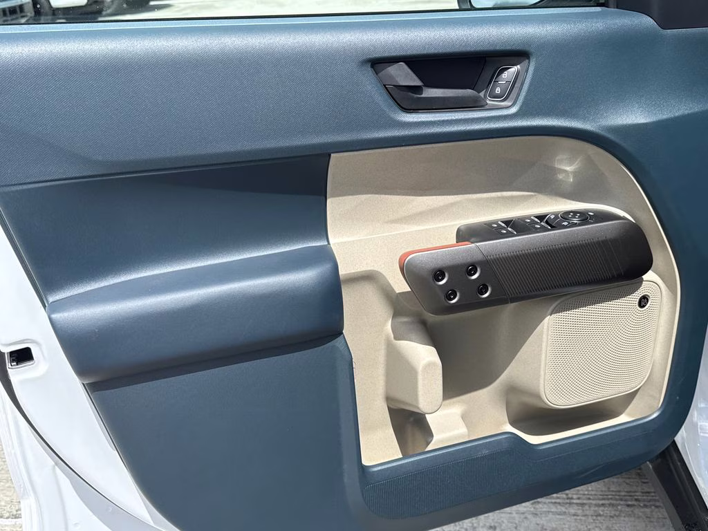 2026 Oxford White Ford Maverick Lariat AWD Truck