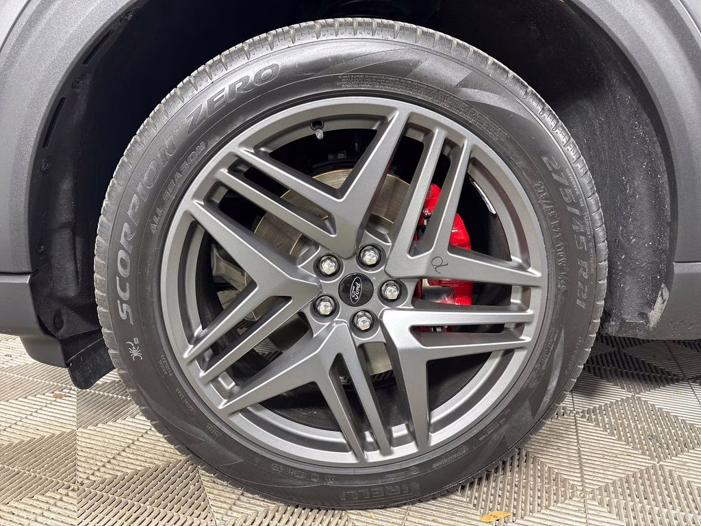 2023 Gray Metallic Ford Explorer ST RWD SUV