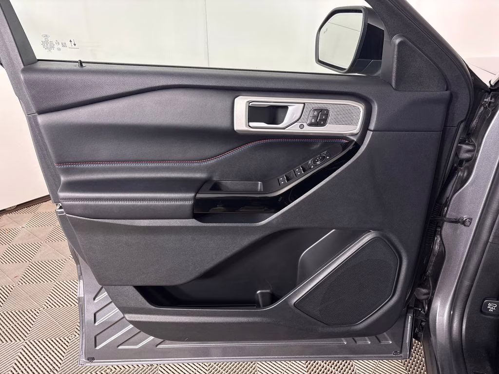 2023 Gray Metallic Ford Explorer ST RWD SUV