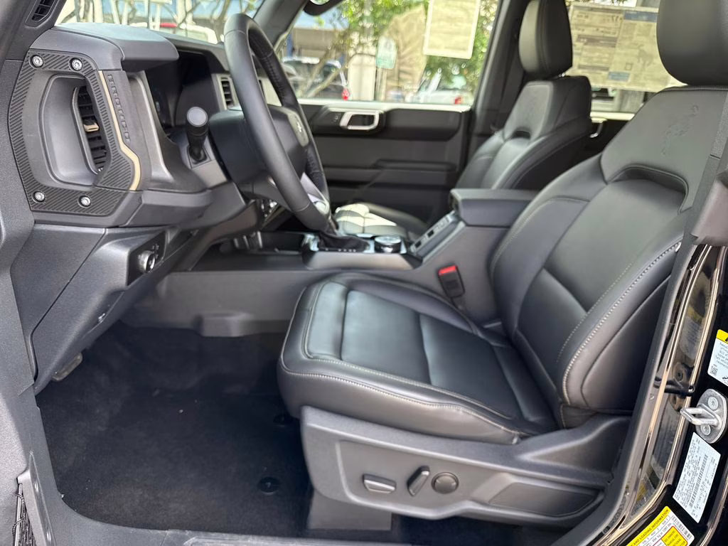 2026 Shadow Black Ford Bronco Badlands 4X4 SUV