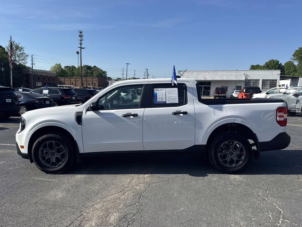 2025 Oxford White Ford Maverick XLT AWD Truck