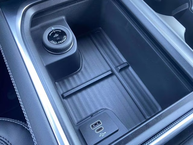 2026 Space Silver Metallic Ford Expedition Max Platinum 4X4 SUV