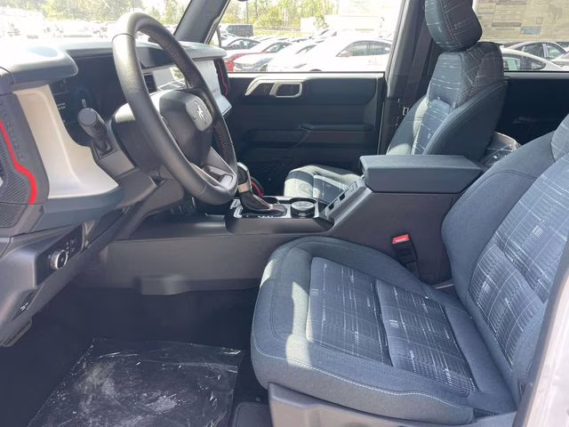 2026 Oxford White Ford Bronco Heritage Edition 4X4 SUV