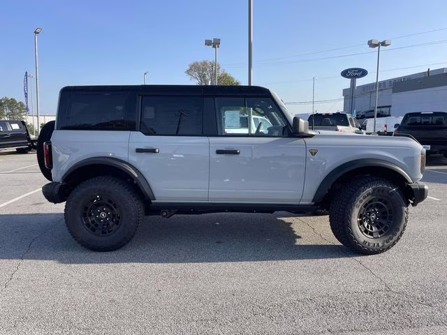 2026 Avalanche Ford Bronco Badlands 4X4 SUV