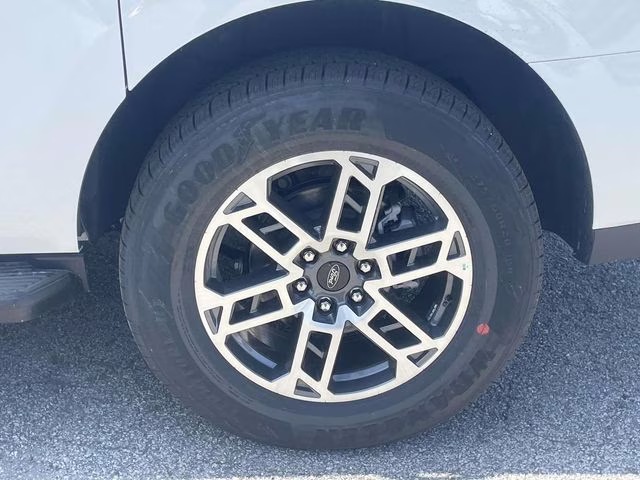 2026 White Metallic Ford Expedition Max Active RWD SUV