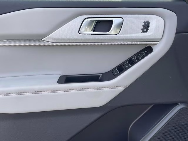 2026 White Metallic Ford Explorer Active RWD SUV