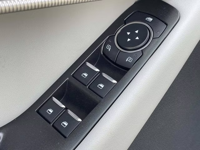 2026 White Metallic Ford Explorer Active RWD SUV