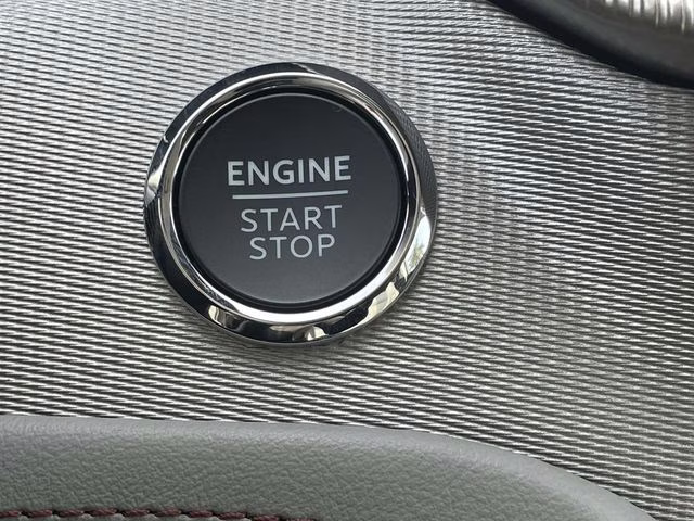 2026 White Metallic Ford Explorer Active RWD SUV