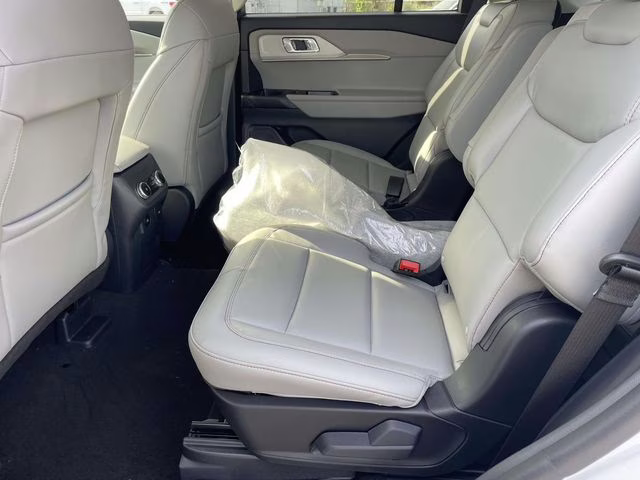 2026 White Metallic Ford Explorer Active RWD SUV