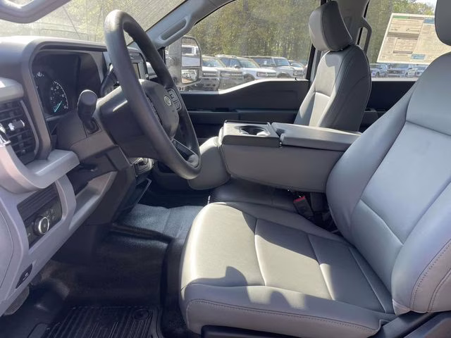 2026 Oxford White Ford Super Duty F-250 SRW XL RWD Truck