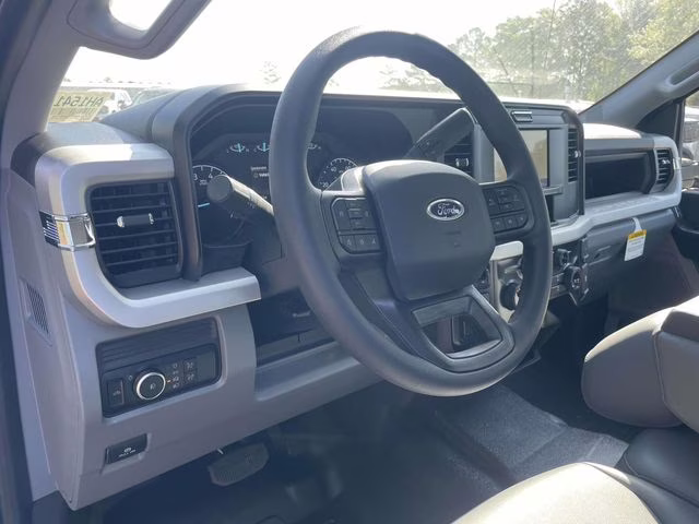 2026 Oxford White Ford Super Duty F-250 SRW XL RWD Truck