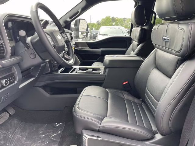 2026 White Ford Super Duty F-250 SRW Platinum 4X4 Truck