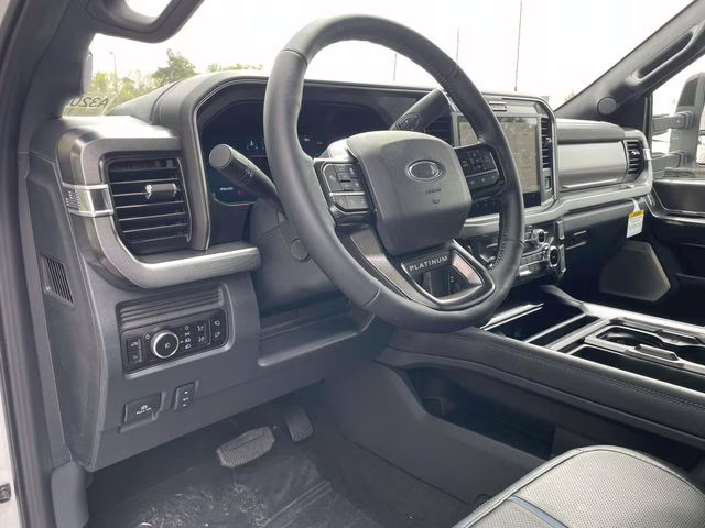 2026 White Ford Super Duty F-250 SRW Platinum 4X4 Truck