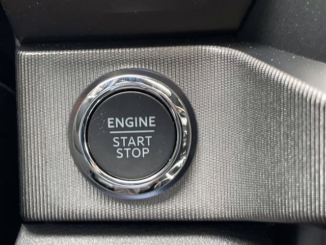 2026 White Ford Super Duty F-250 SRW Platinum 4X4 Truck