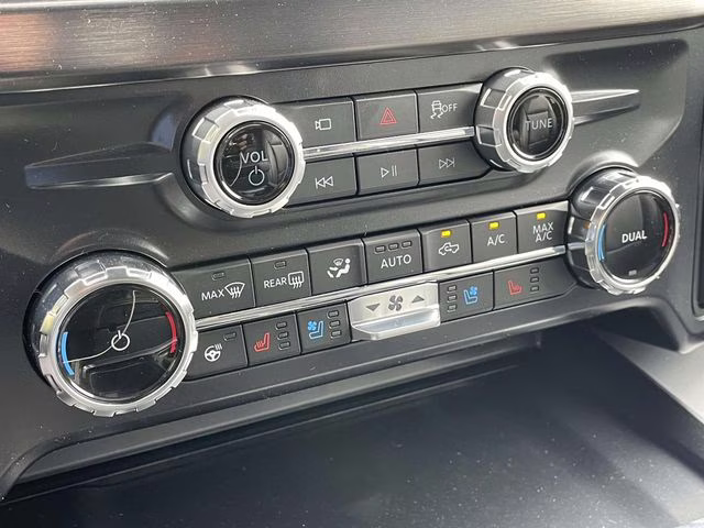 2026 Black Ford Super Duty F-250 SRW Lariat 4X4 Truck