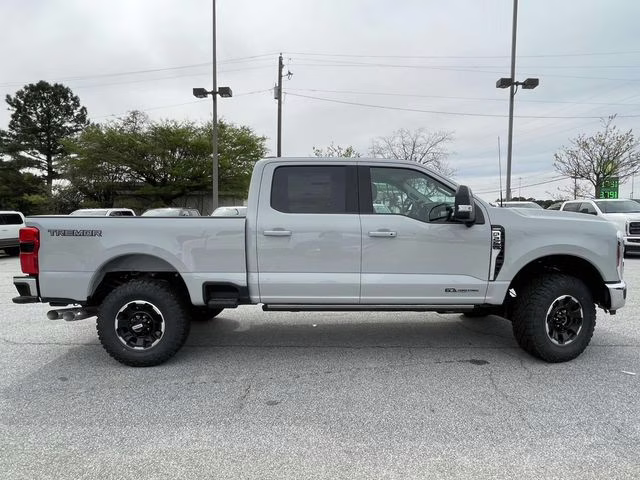 2026 Avalanche Ford Super Duty F-250 SRW Lariat 4X4 Truck