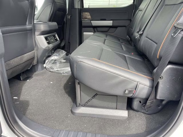 2026 Avalanche Ford Super Duty F-250 SRW Lariat 4X4 Truck