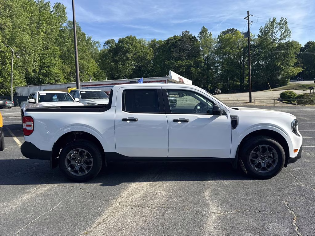 2025 Oxford White Ford Maverick XLT AWD Truck