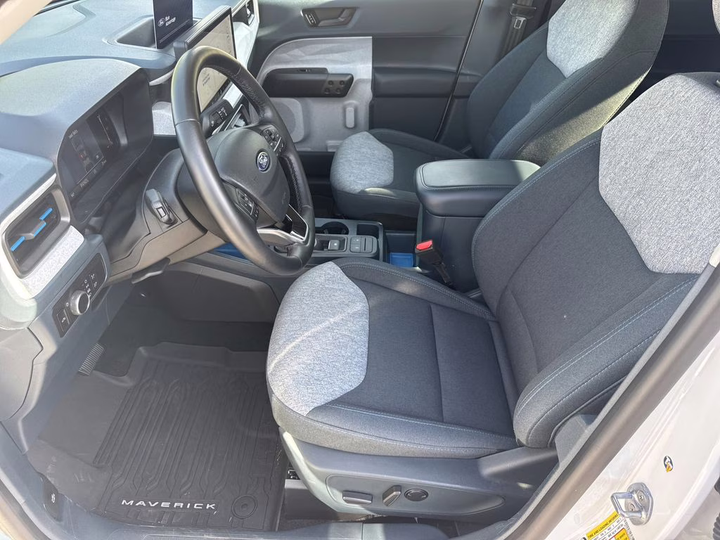 2025 Oxford White Ford Maverick XLT AWD Truck