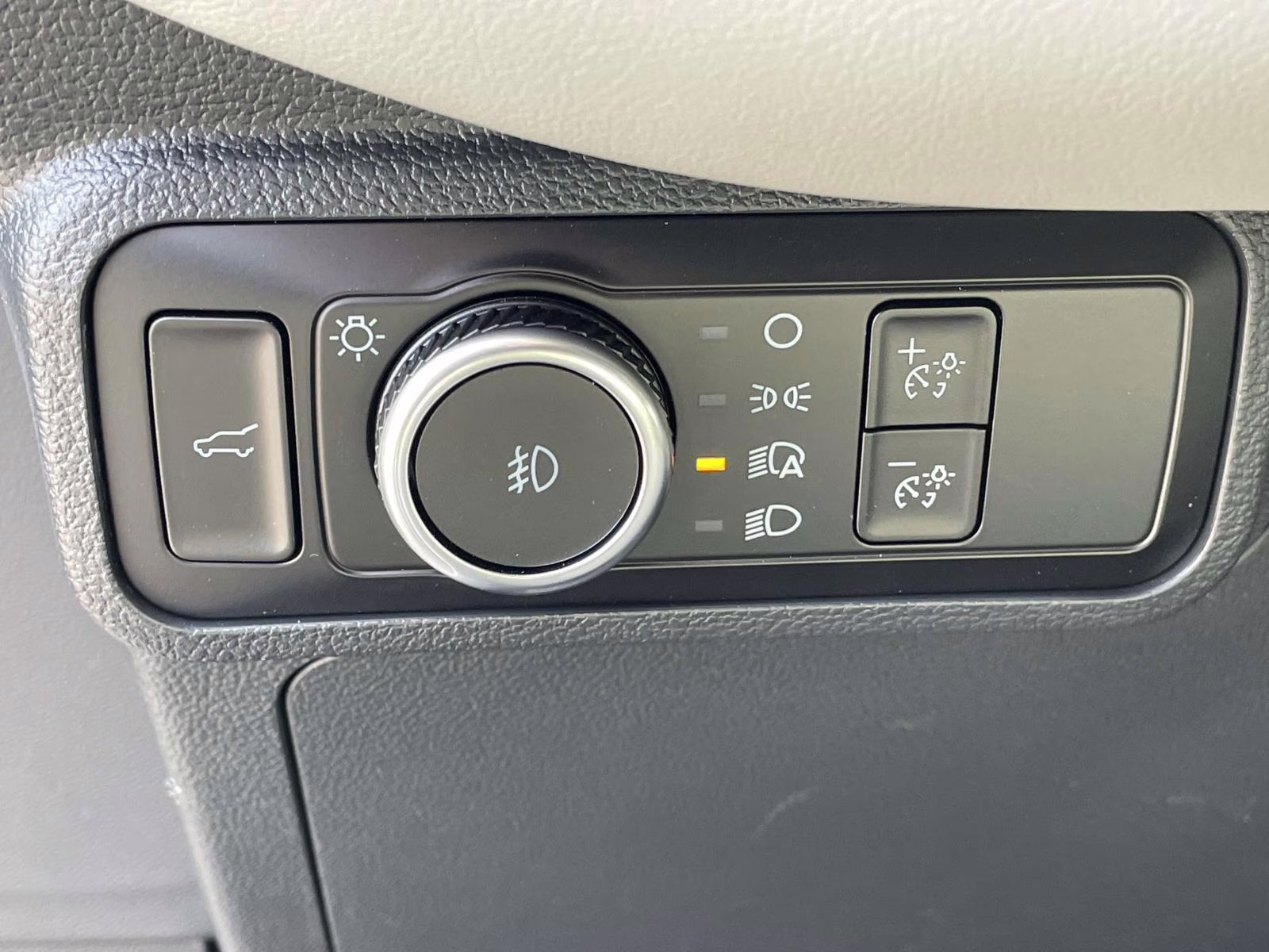 2026 White Metallic Ford Explorer Active RWD SUV