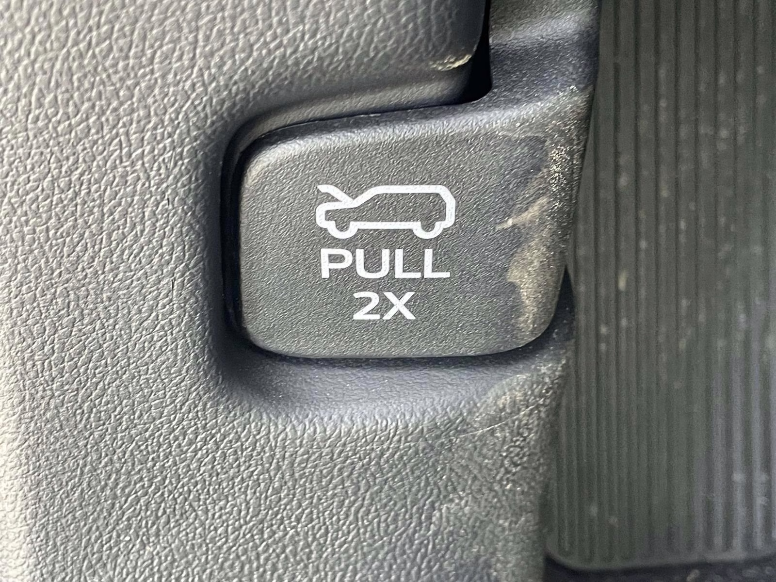 2026 White Metallic Ford Explorer Active RWD SUV