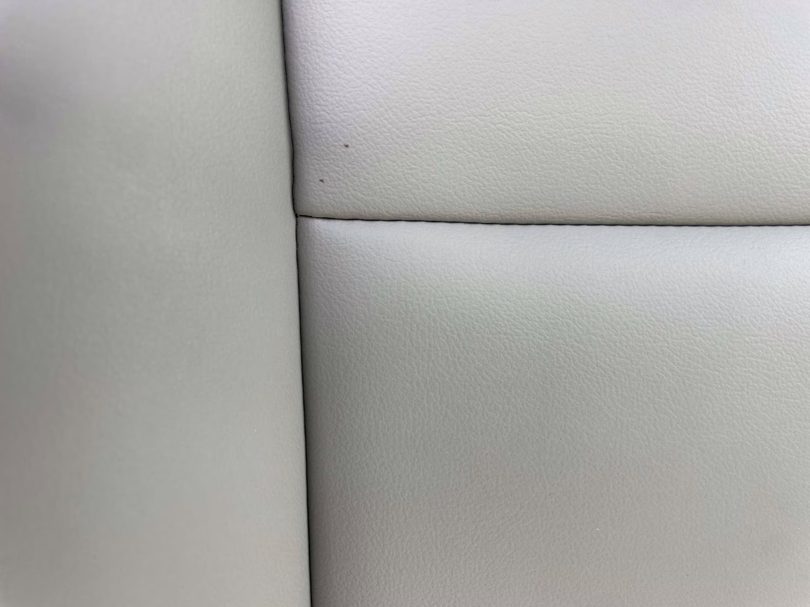 2026 White Metallic Ford Explorer Active RWD SUV