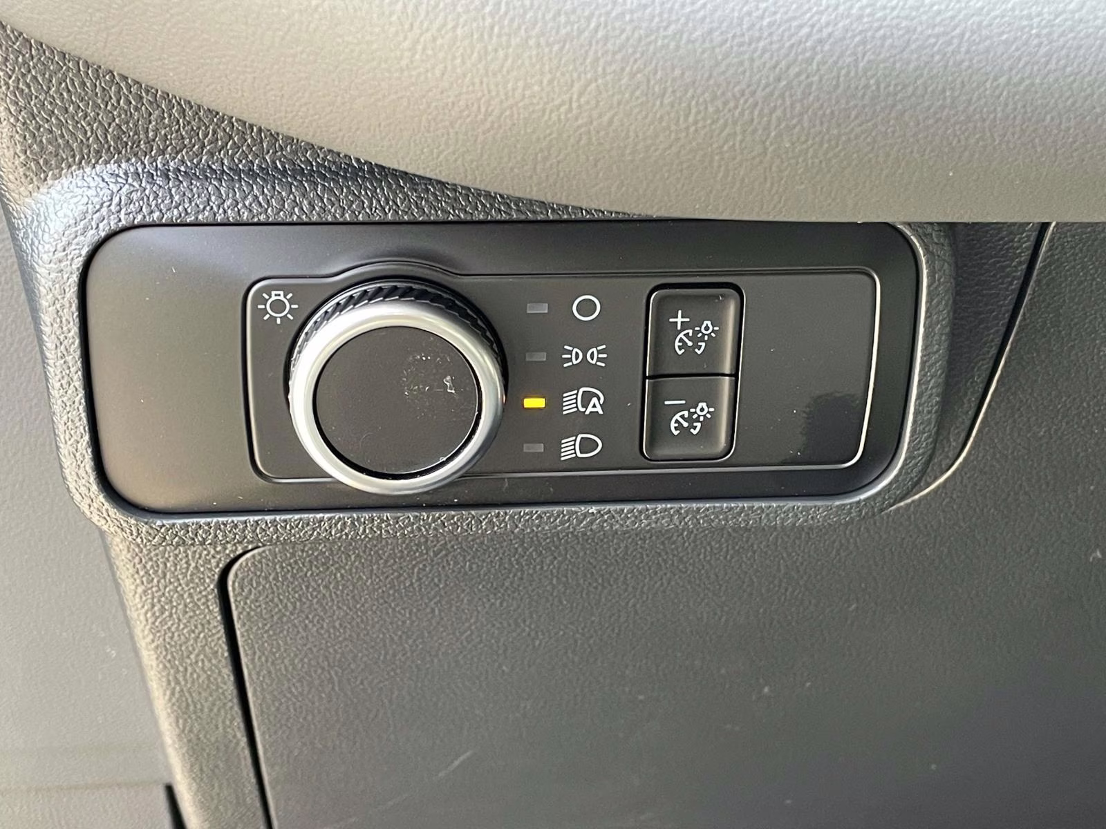 2026 Black Metallic Ford Explorer Active RWD SUV