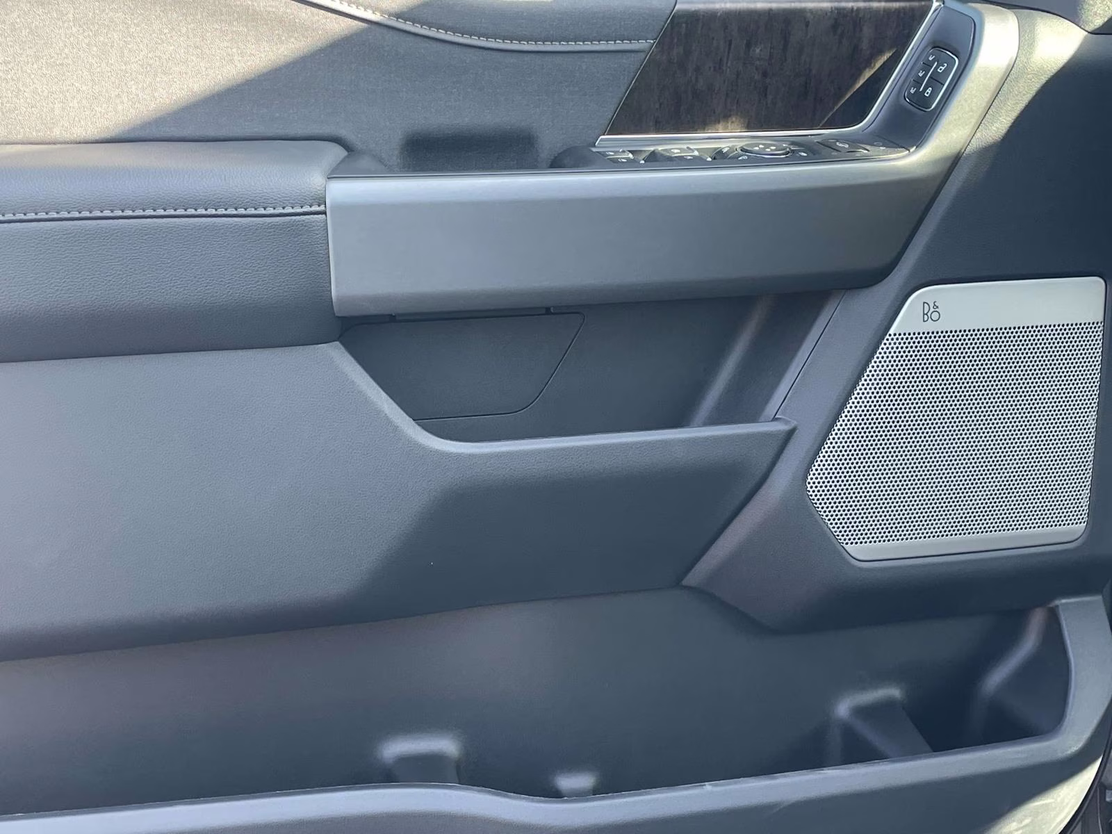 2026 Gray Ford Super Duty F-250 SRW Lariat 4X4 Truck