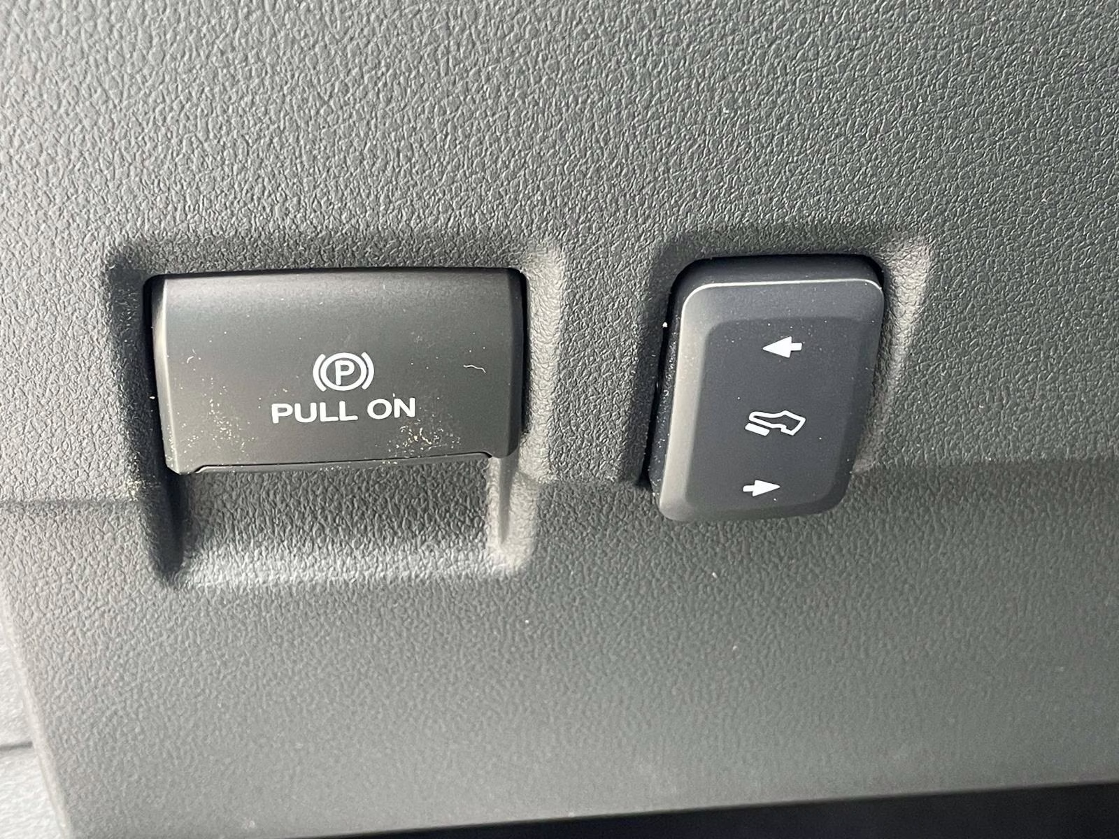 2026 White Ford Super Duty F-250 SRW Platinum 4X4 Truck