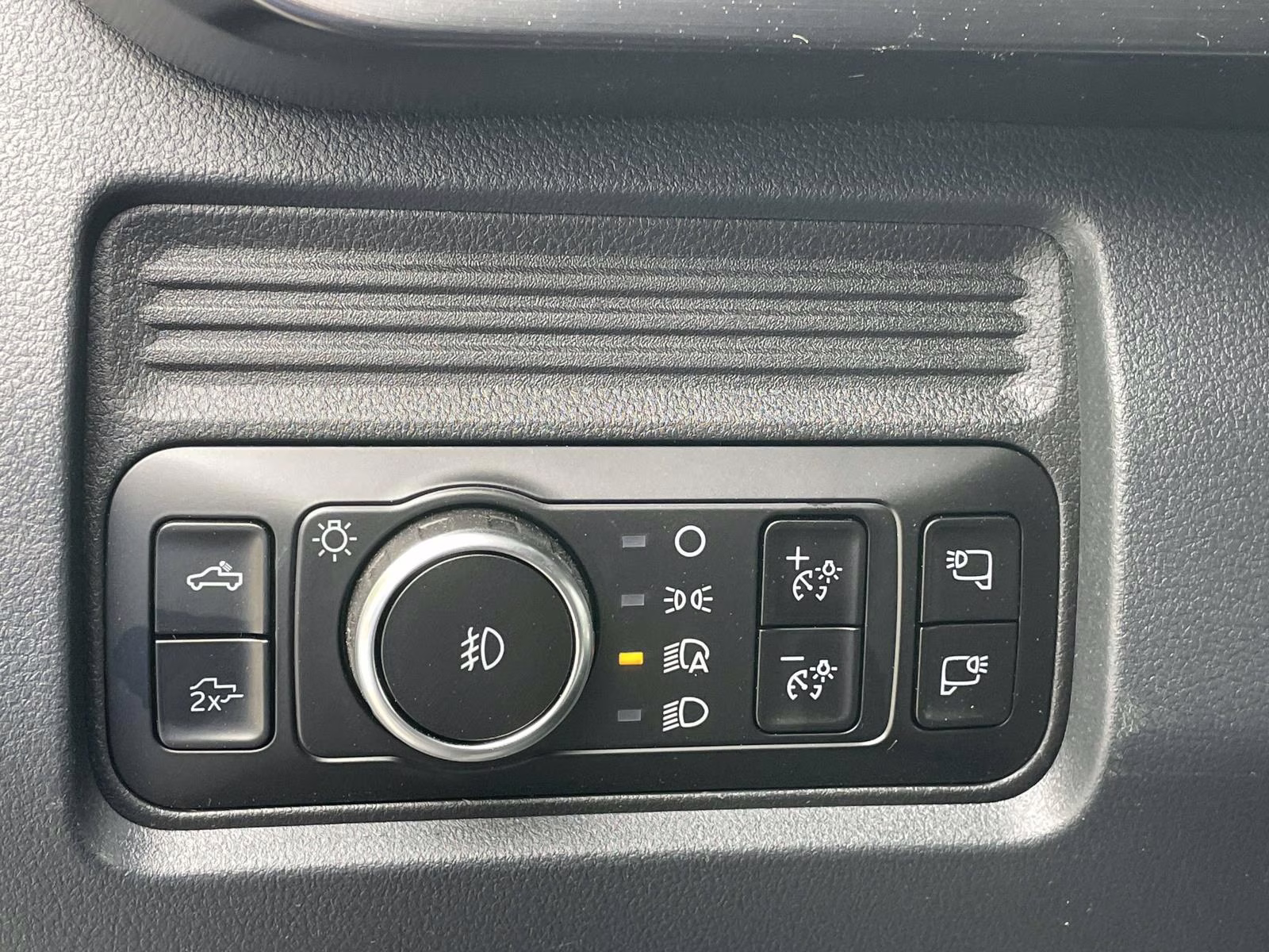 2026 Black Ford Super Duty F-250 SRW Lariat 4X4 Truck