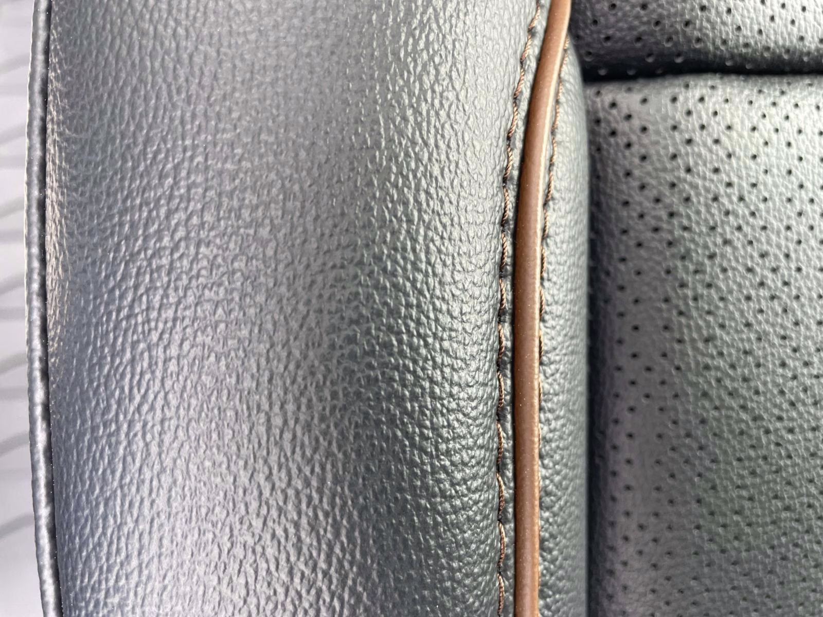 2026 Black Ford Super Duty F-250 SRW Lariat 4X4 Truck