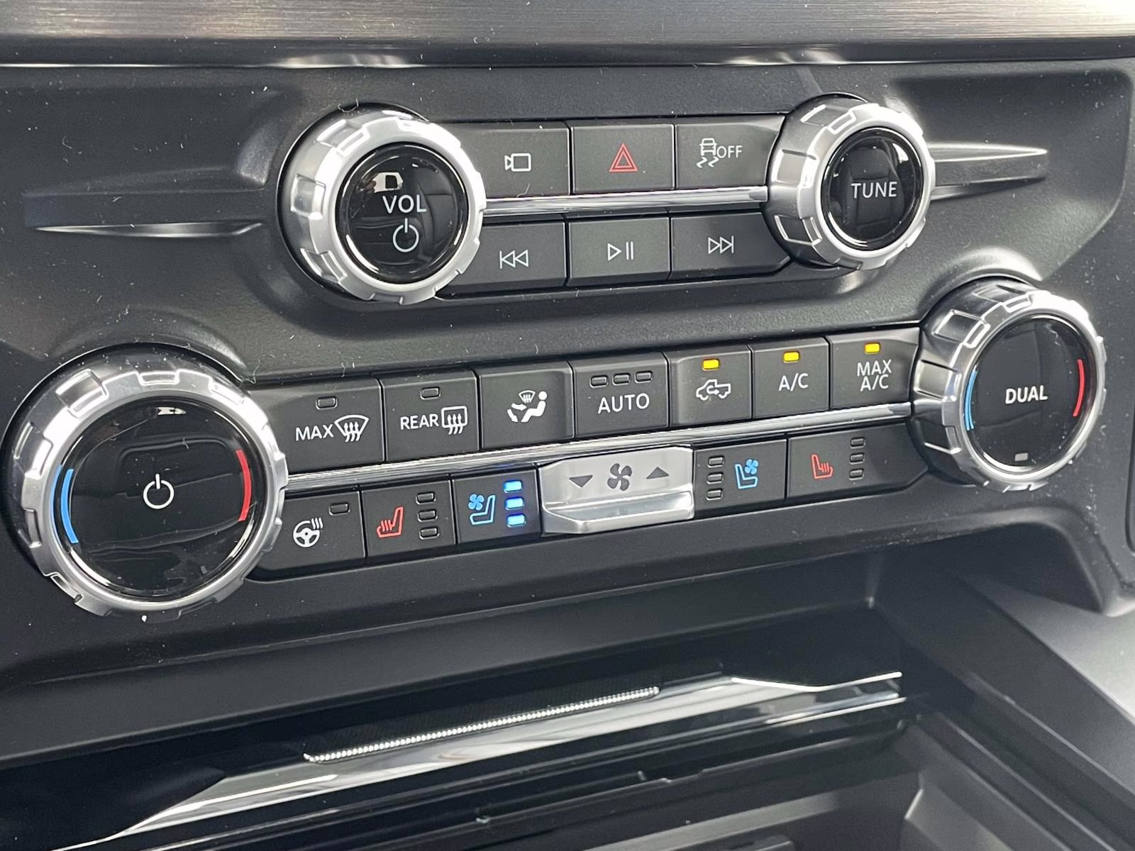 2026 Avalanche Ford Super Duty F-250 SRW Lariat 4X4 Truck