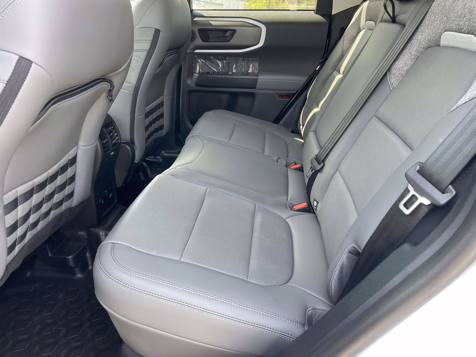 2026 Oxford White Ford Bronco Sport Badlands 4X4 SUV