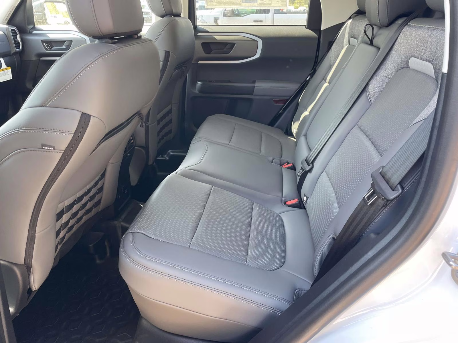 2026 Oxford White Ford Bronco Sport Badlands 4X4 SUV