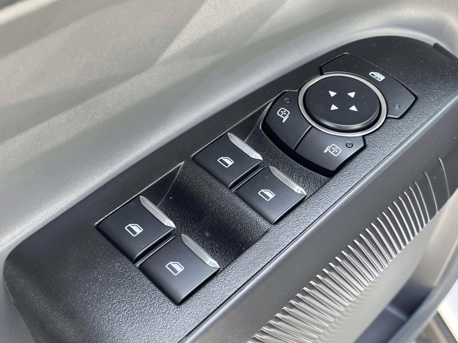 2025 Oxford White Ford Maverick XLT AWD Truck